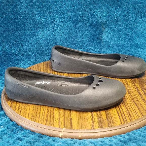 womens croc slip ons